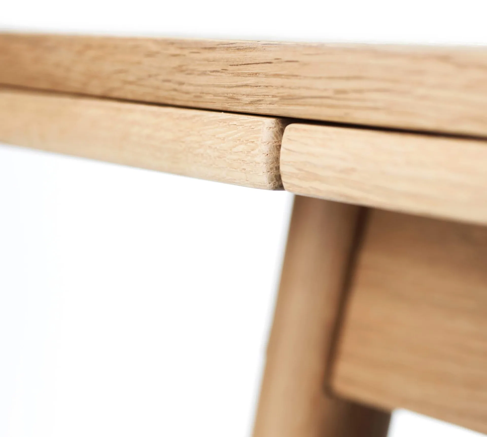 C35AH τραπέζι τραπεζαρίας dutch extract 82x82 εκ., Oak nature-oak nature lacquered FDB Møbler