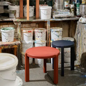 D108 Ragnesminde πλαϊνό τραπέζι Ø35 cm - Midnight blue - FDB Møbler