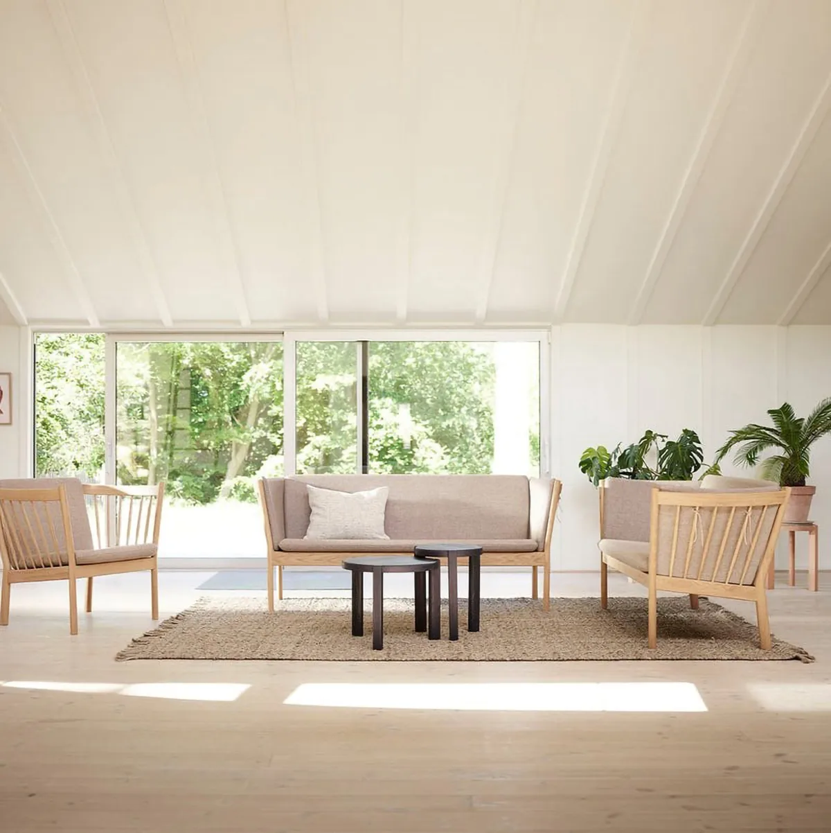 D108 Ragnesminde τραπεζάκι σαλονιού Ø48 cm, Midnight blue FDB Møbler