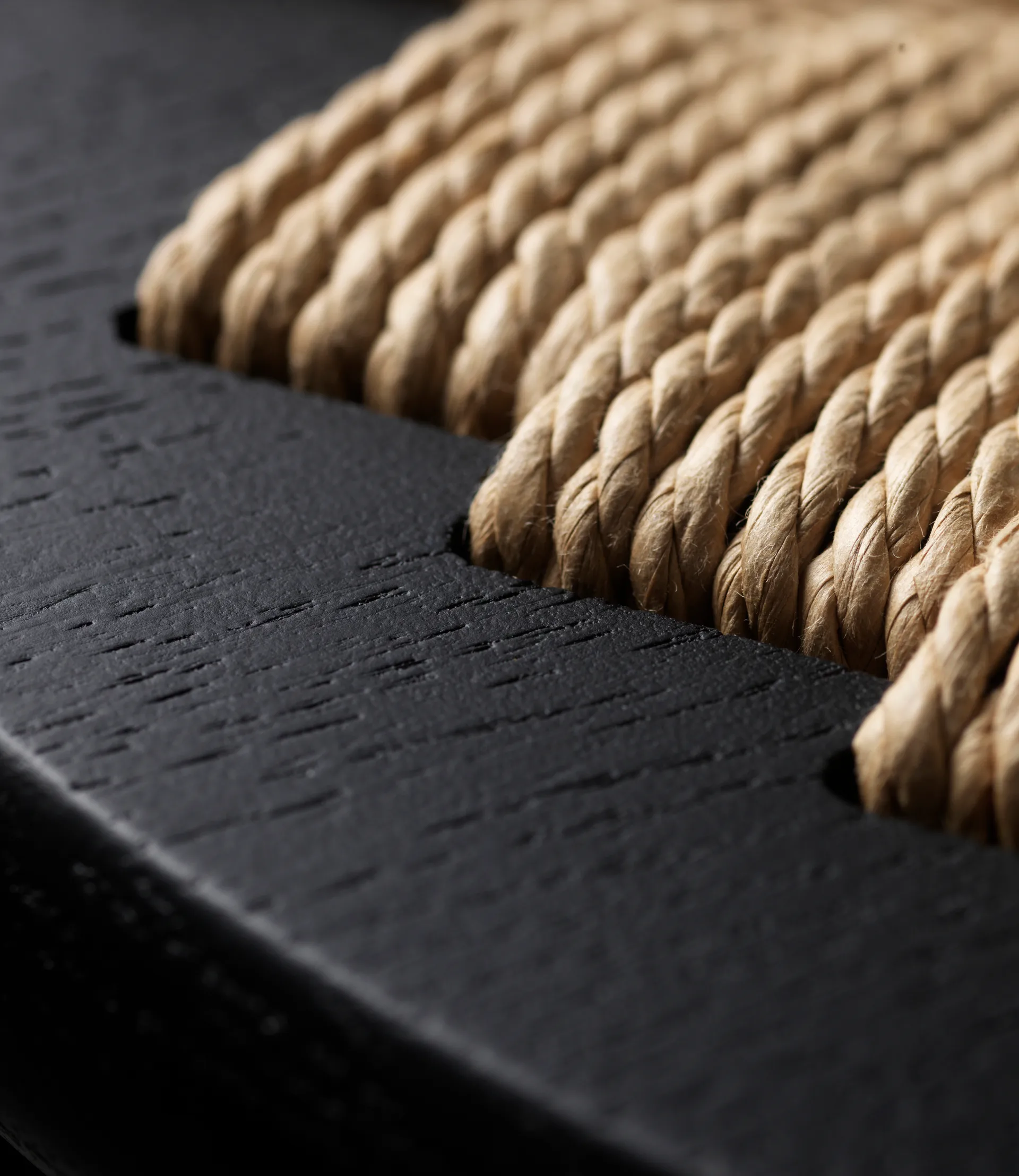 J165C Counter Round σκαμπό μπαρ, Oak black painted-nature FDB Møbler