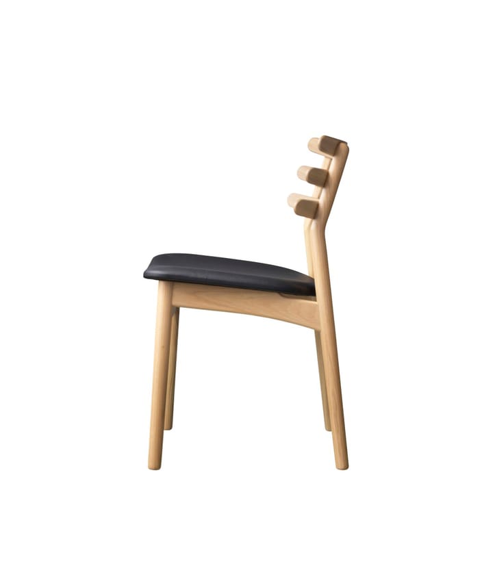 Καρέκλα J48, Oak nature lacquered-black leather FDB Møbler