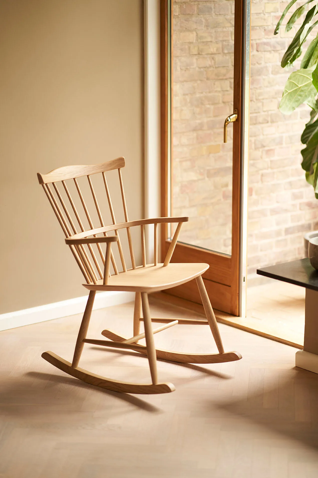 J52G καρέκλα-κούνια, Oak nature oil FDB Møbler