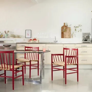 Καρέκλα J80 - Ruby red beech-paper cord - FDB Møbler