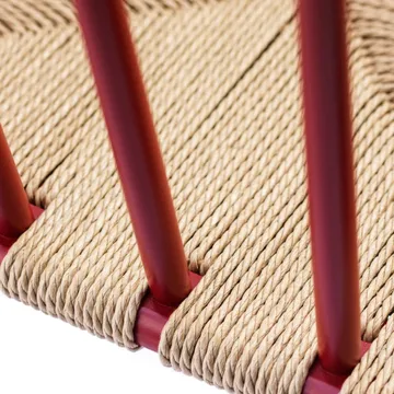 J81 Καρέκλα με μπράτσα - Ruby red beech-paper cord - FDB Møbler