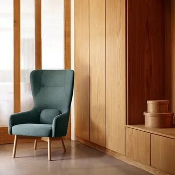 Πολυθρόνα L35 Gesja Wing Chair - Green-lacquered oak - FDB Møbler