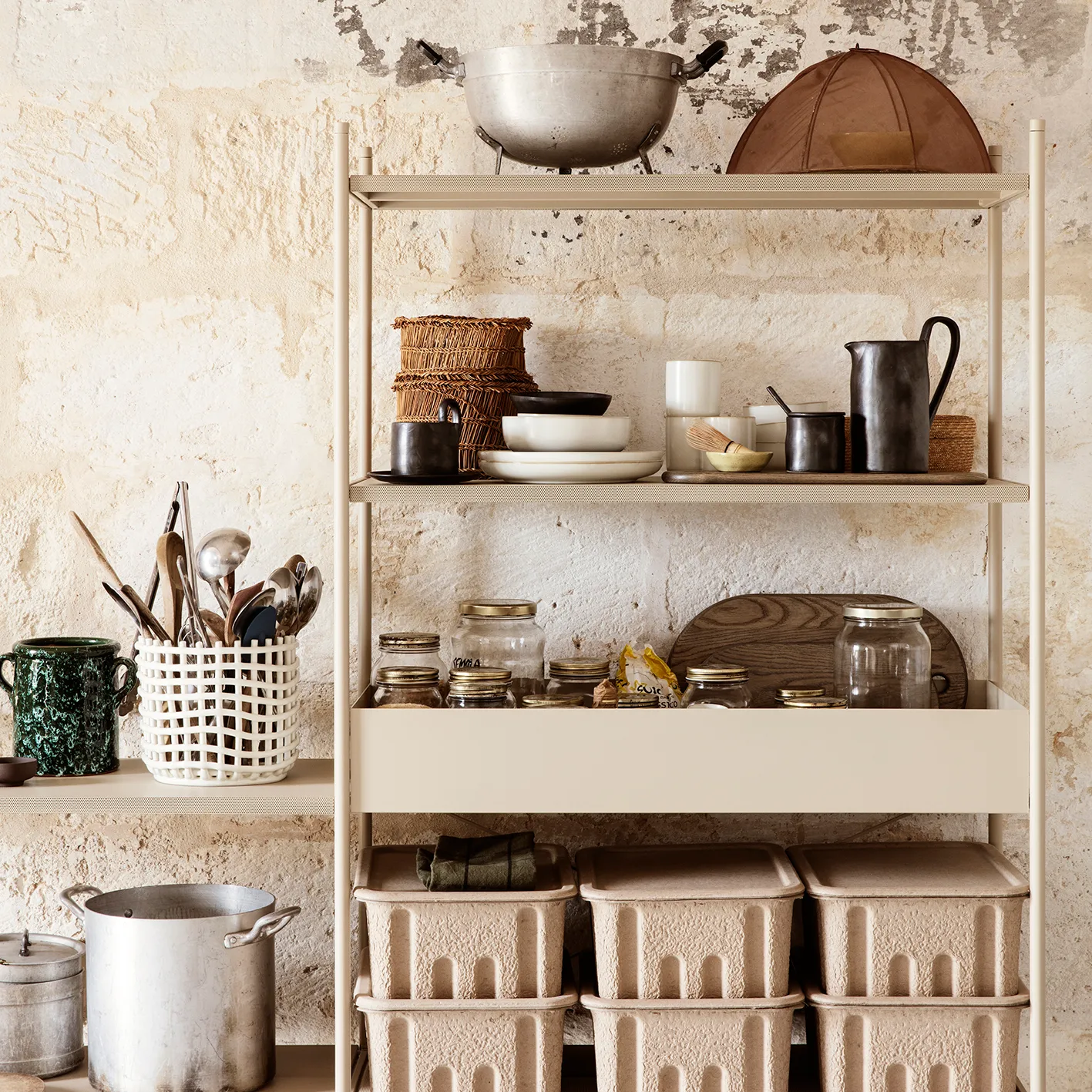 Κεραμικό πλεκτό καλάθι Ø23.5 cm, υπόλευκο Ferm Living