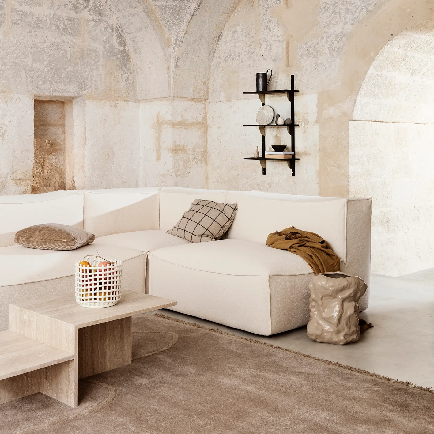 Κεραμικό πλεκτό καλάθι Ø23.5 cm, υπόλευκο Ferm Living