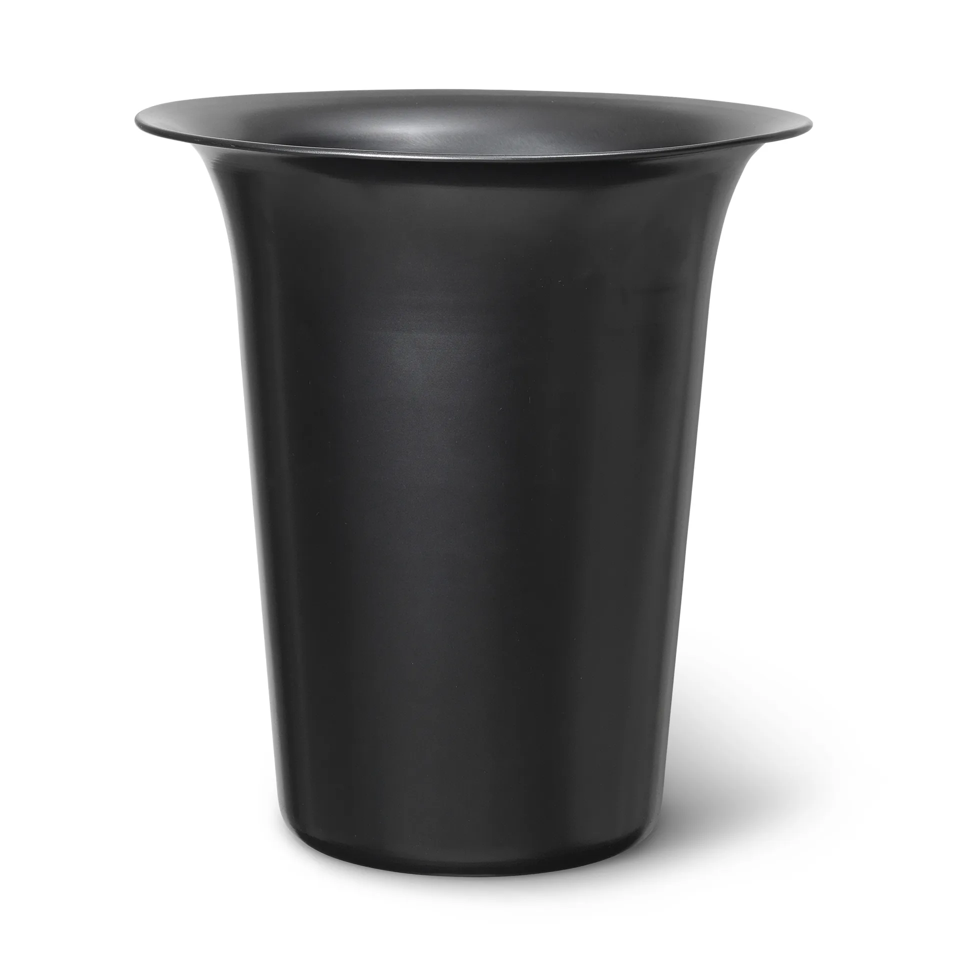 Καλάθι από αλουμίνιο, ύψους 35 εκατοστών και διαμέτρου 35 εκατοστών., Blackened Aluminium Ferm Living