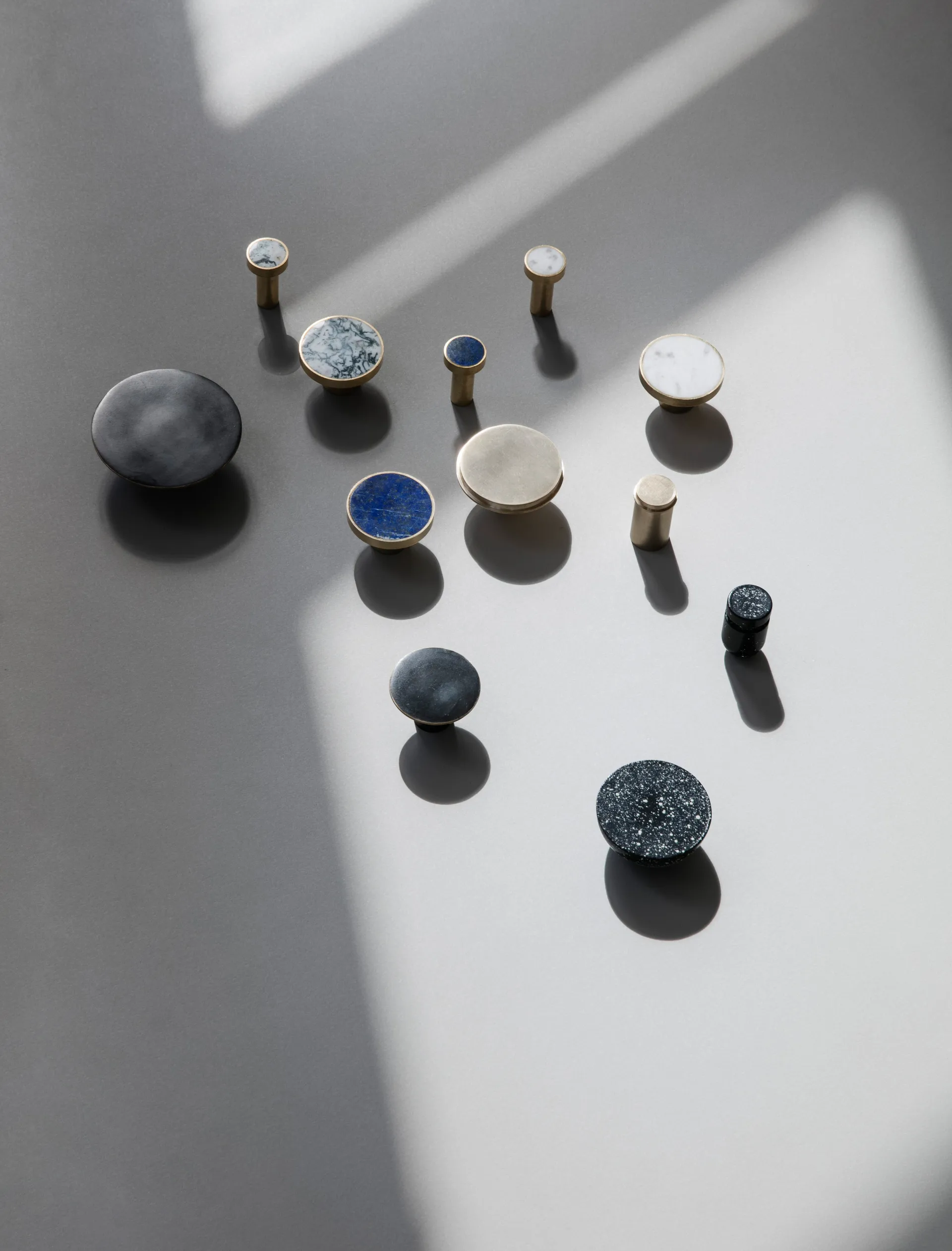 Γάντζος μαύρος ορείχαλκος , Μεγάλο Ø 4,8 cm Ferm Living