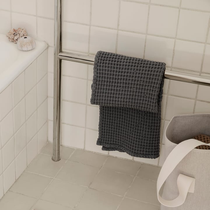 Πετσέτα από οικολογικό βαμβάκι γκρι, 50x100 cm Ferm Living