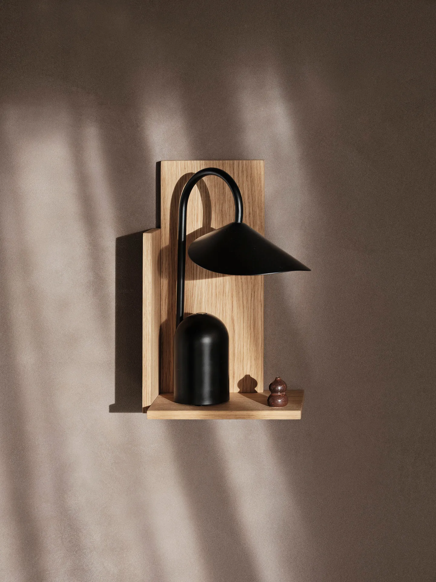 Arum φορητό φωτιστικό, Black Ferm Living