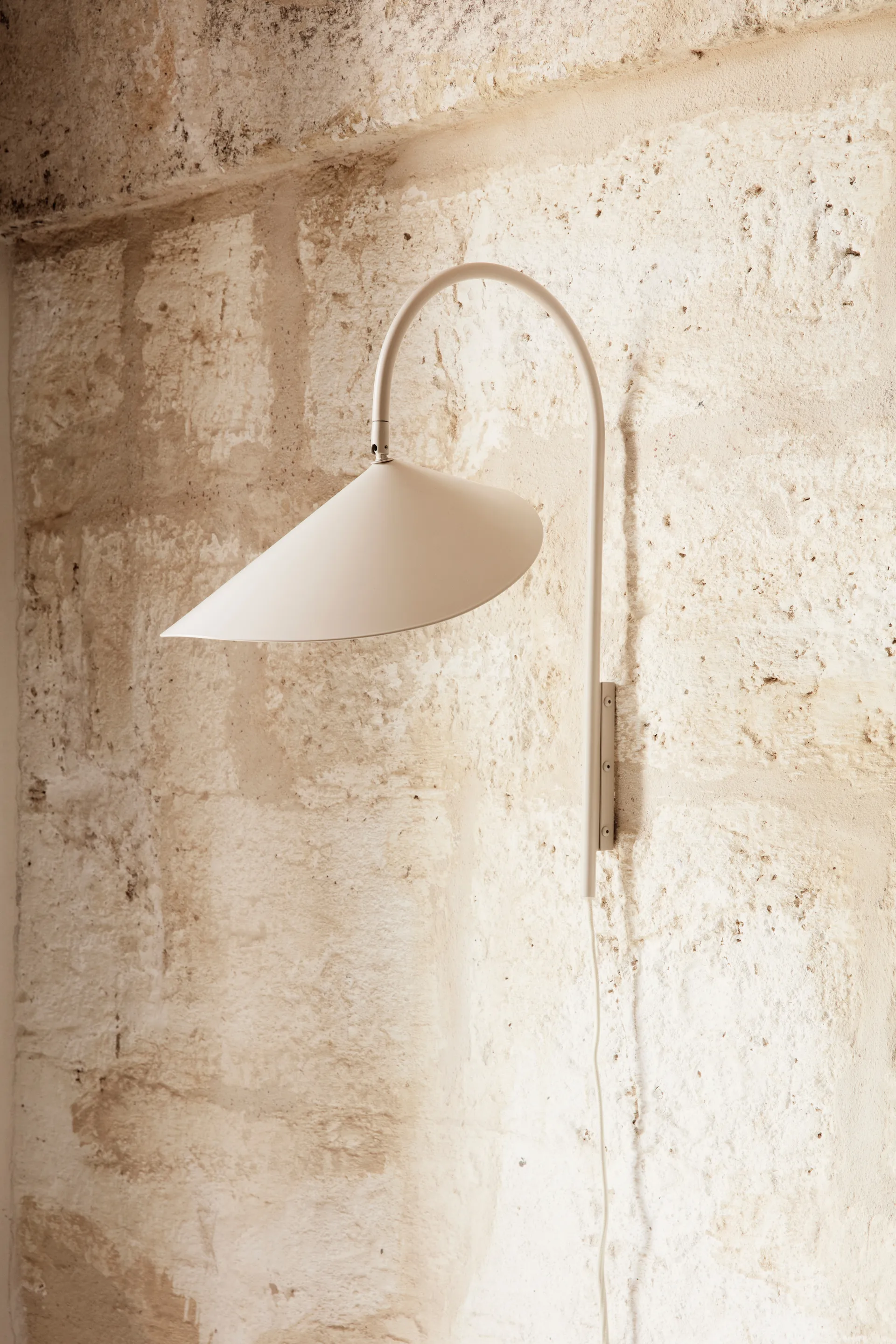 Arum swivel λάμπα τοίχου, Cashmere Ferm Living