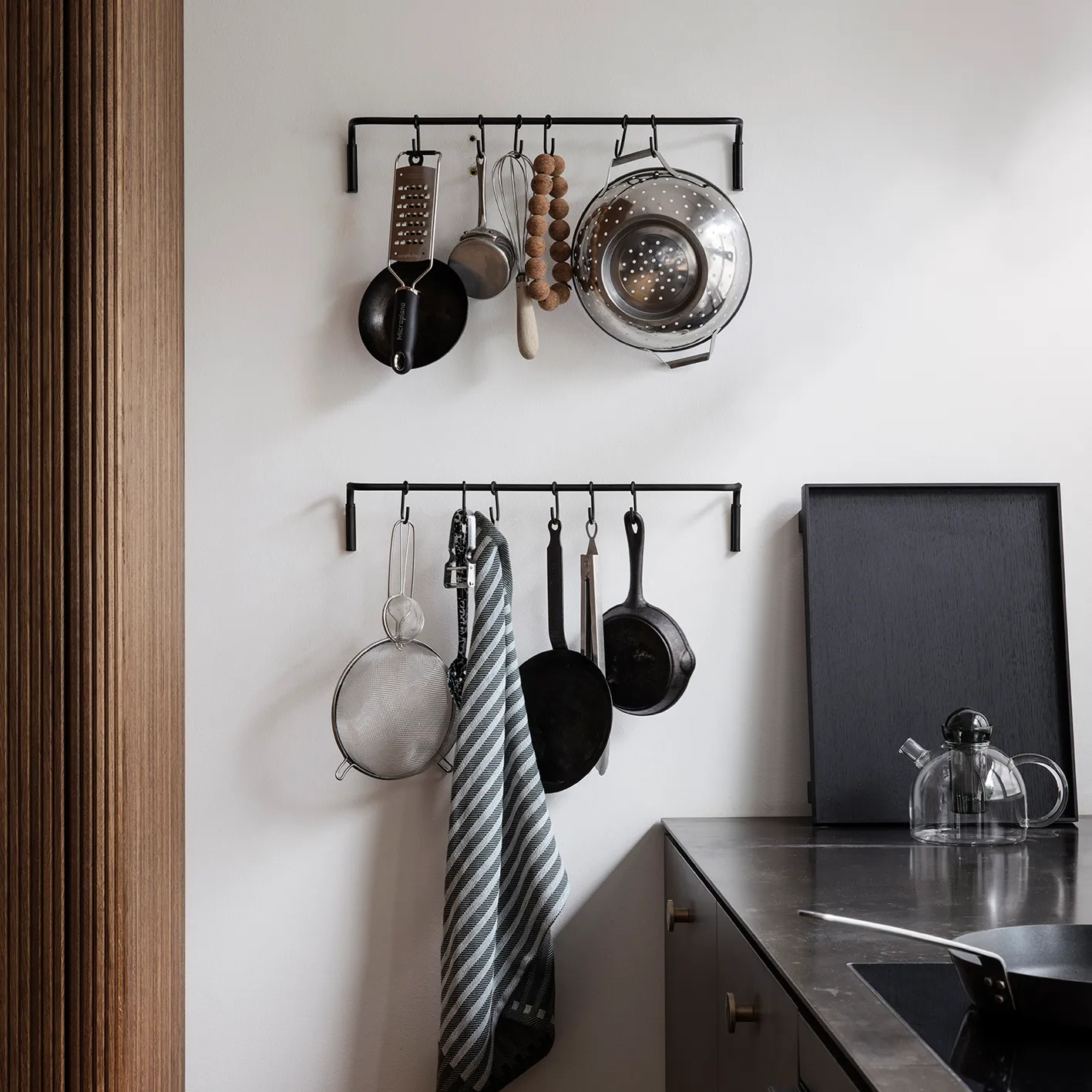 Bon ξύλινος δίσκος μεγάλος, Δρυς βαμμένη μαύρη Ferm Living