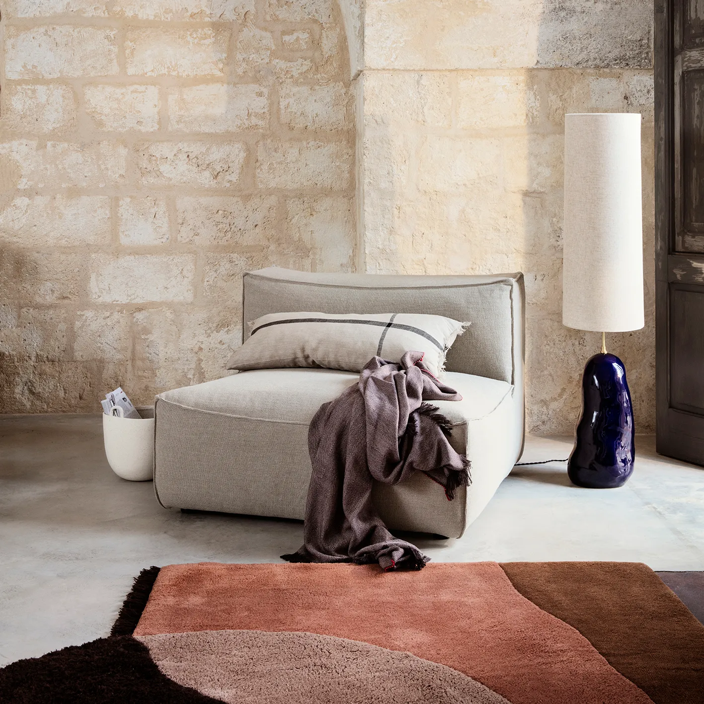 Calm μαξιλάρι camel-black, 38x88 cm Ferm Living