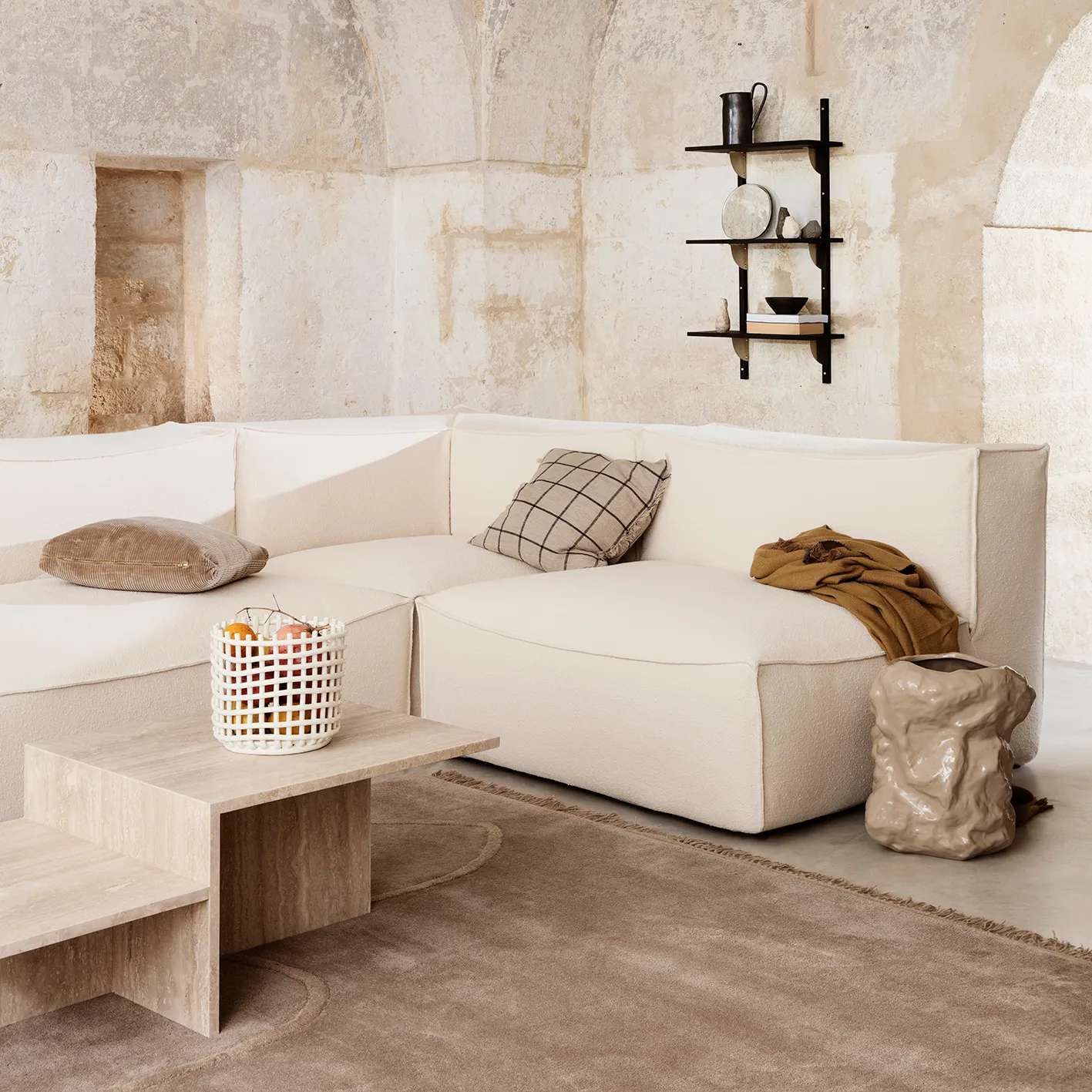 Calm μαξιλάρι camel-black, 48x48 cm Ferm Living