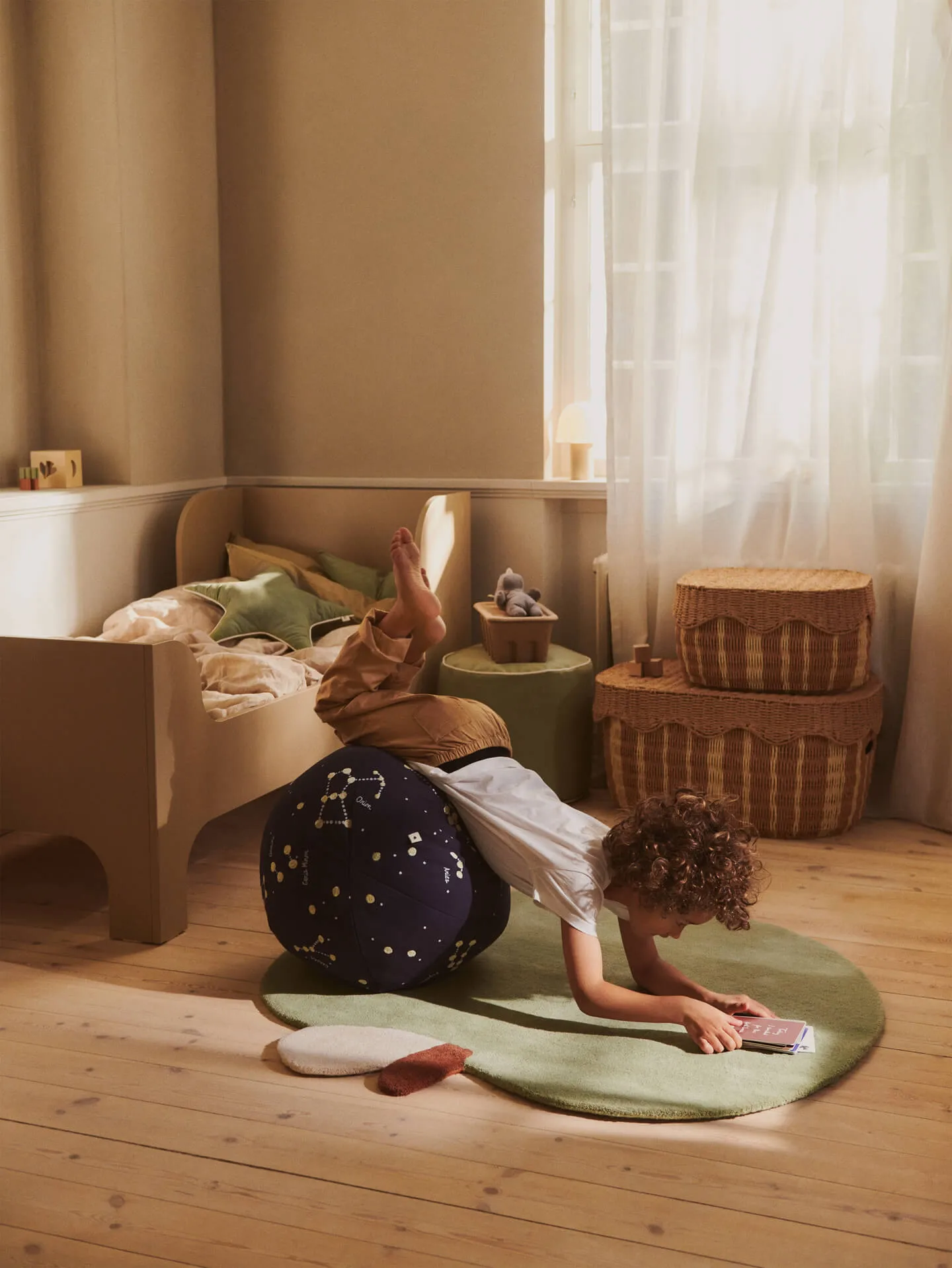 Constellation πουφ, Dark blue, Ø50 εκ. Ferm Living