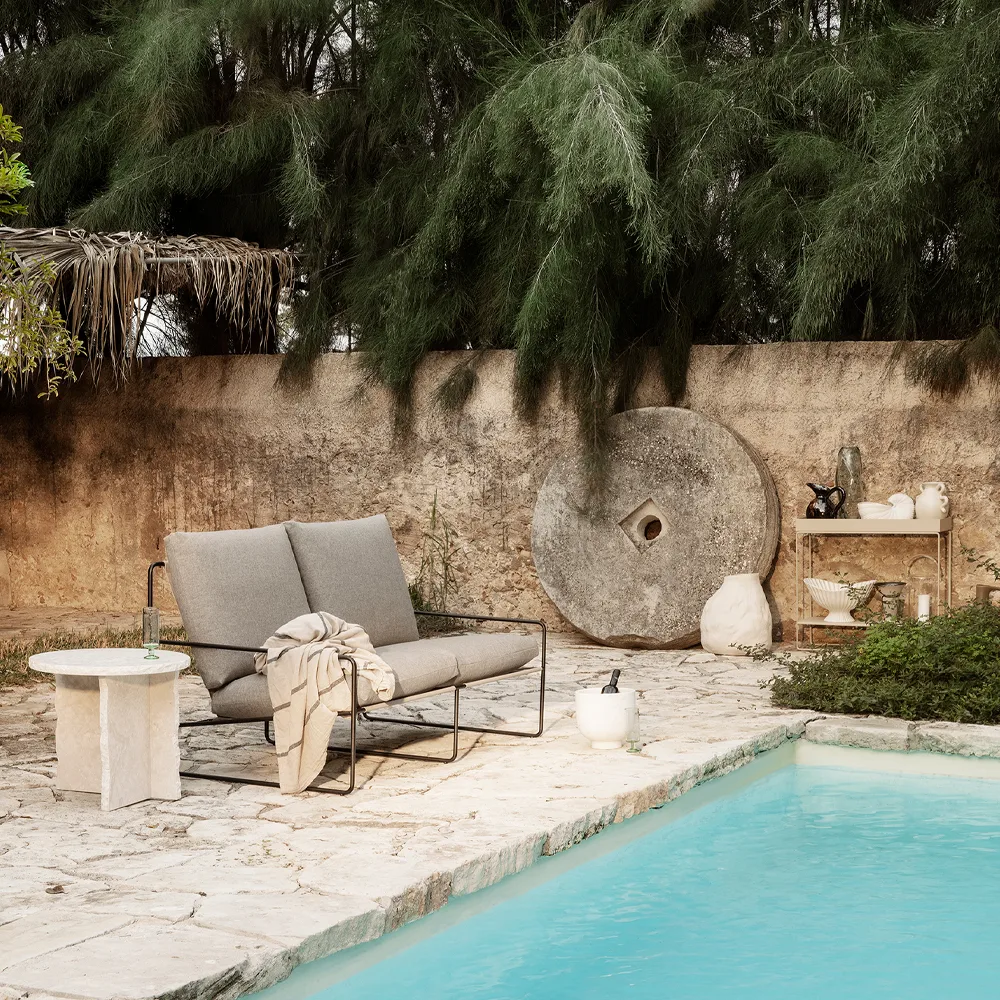 Desert 3-seat καναπές, Ύφασμα dark sand . μαύρο σταντ Ferm Living