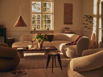 Feve τραπεζάκι   - Καρυδιά, 42x42x45 εκ. - Ferm Living