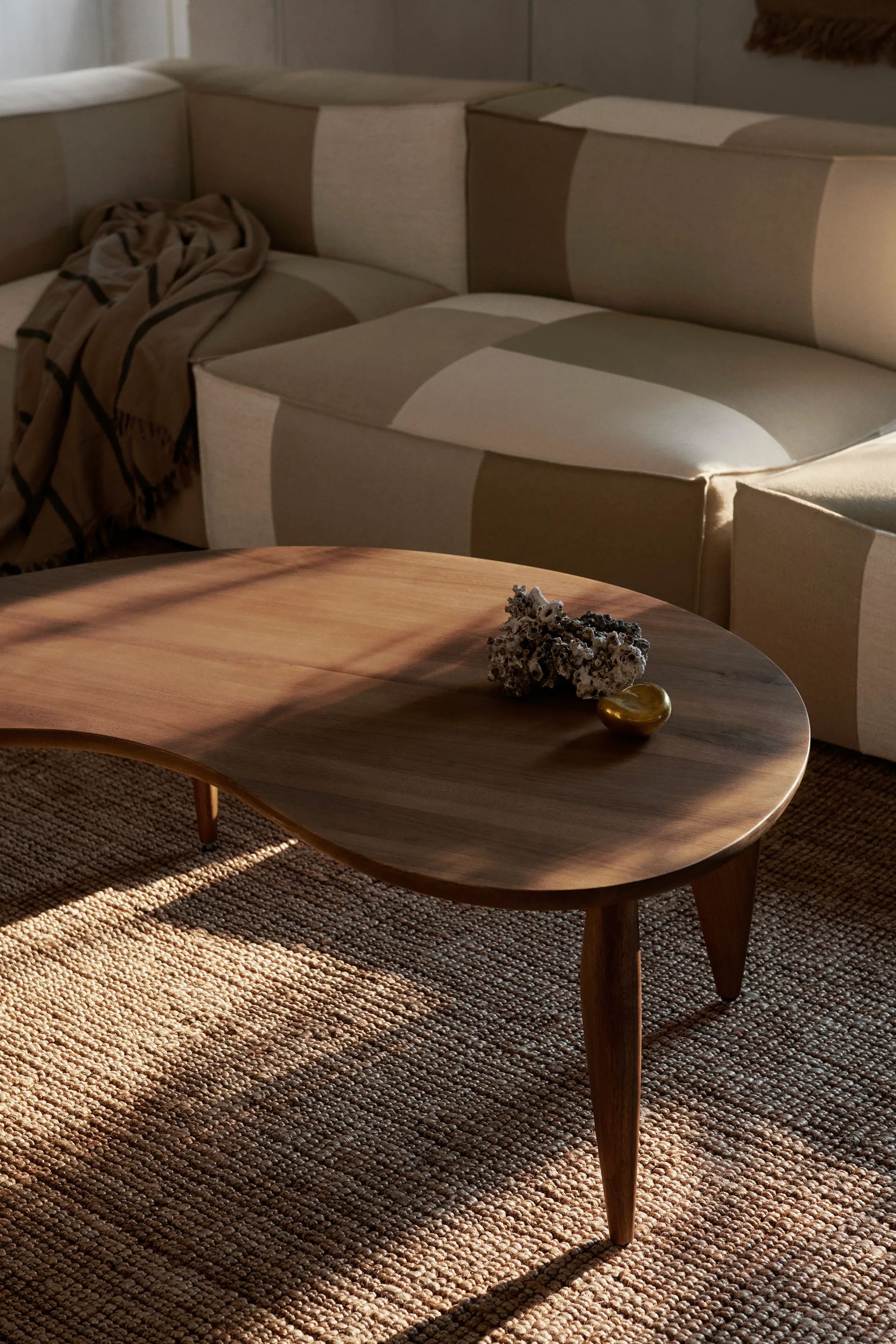 Feve τραπεζάκι σαλονιού, Walnut Ferm Living