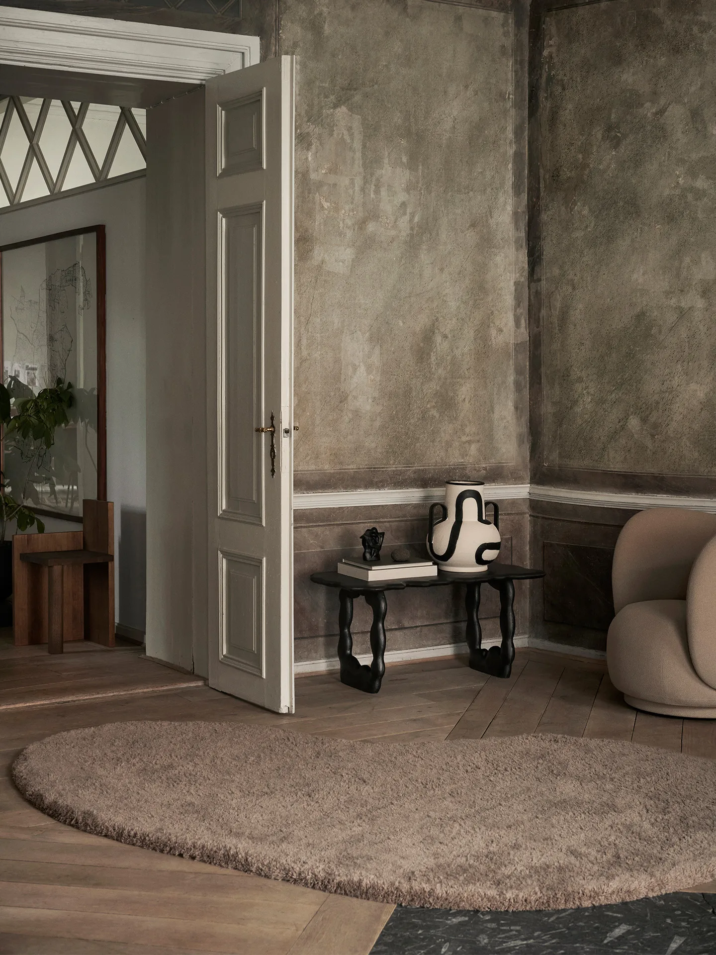 Μάλλινο χαλί Forma 175x250 cm, Σκούρο καστανό Ferm Living