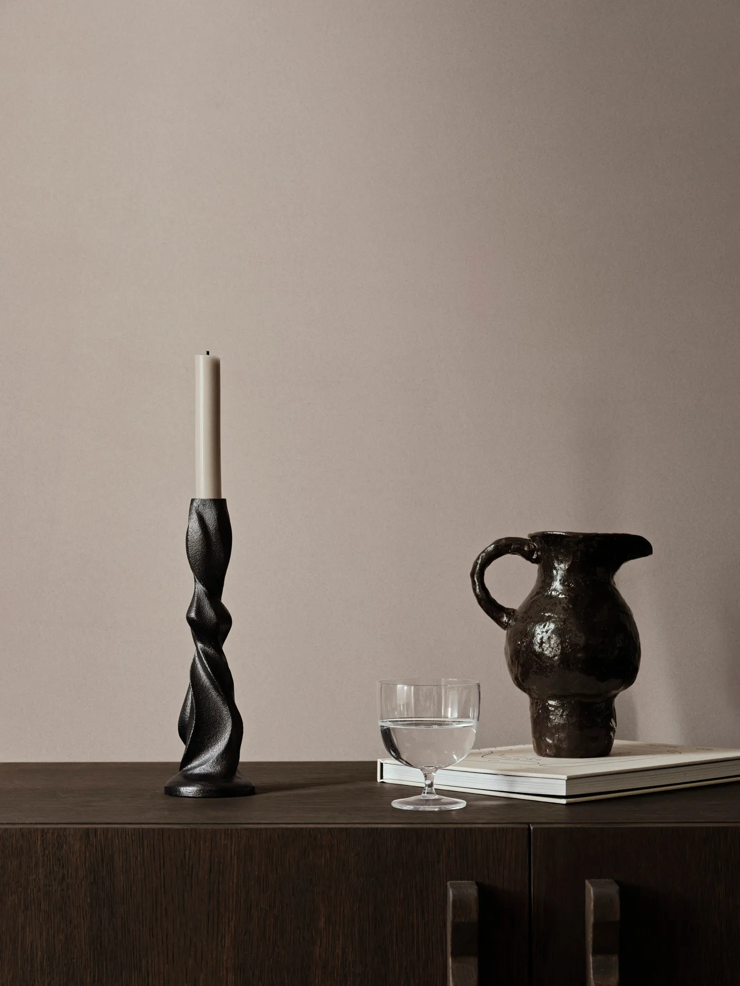 Gale κηροπήγιο 25 cm, Blackened Aluminium Ferm Living