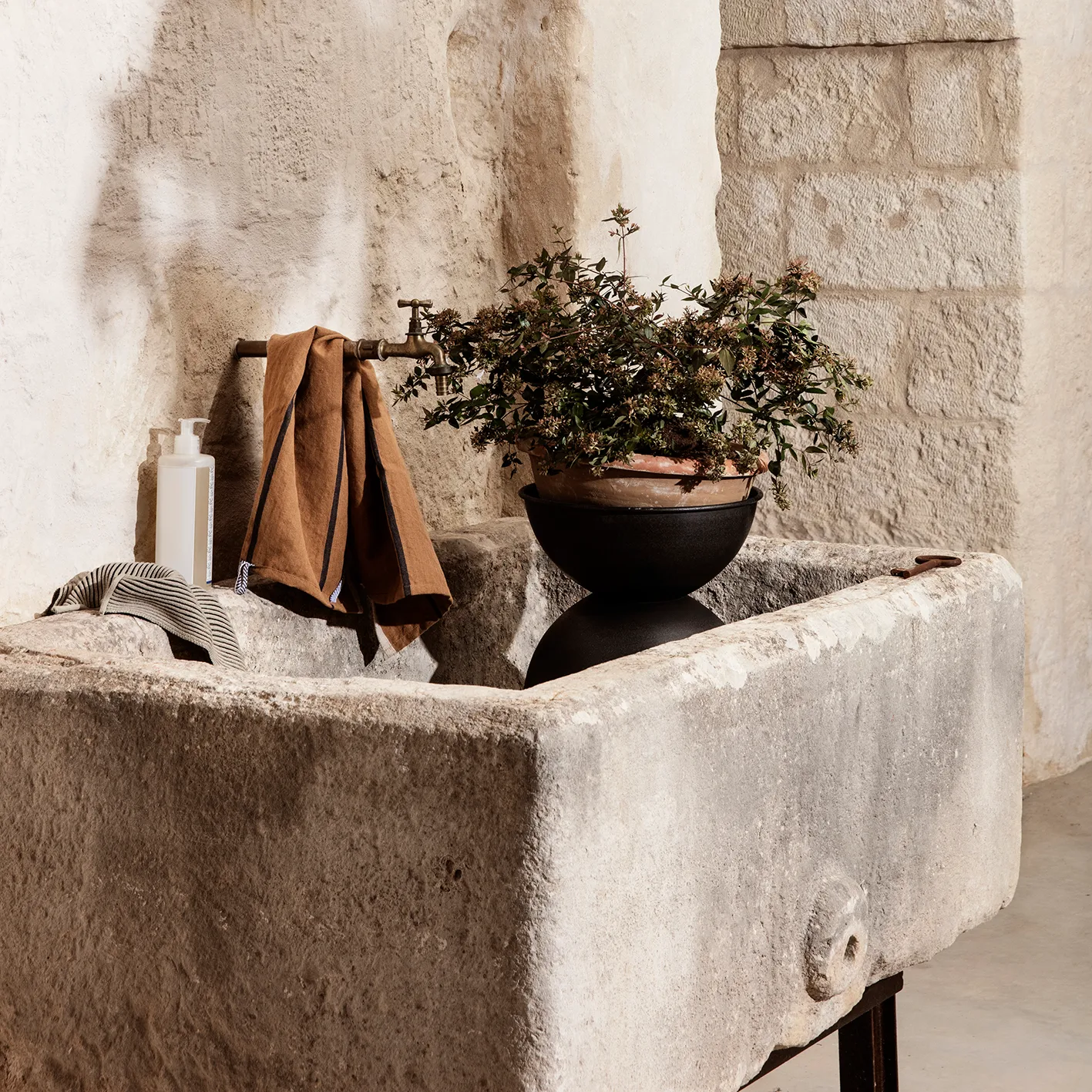 Hourglass γλάστρα, Ø 21 cm Ferm Living