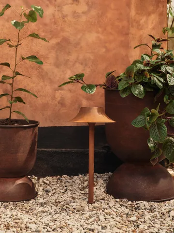 Hourglass γλάστρα μικρή Ø30 cm - Rust - Ferm Living