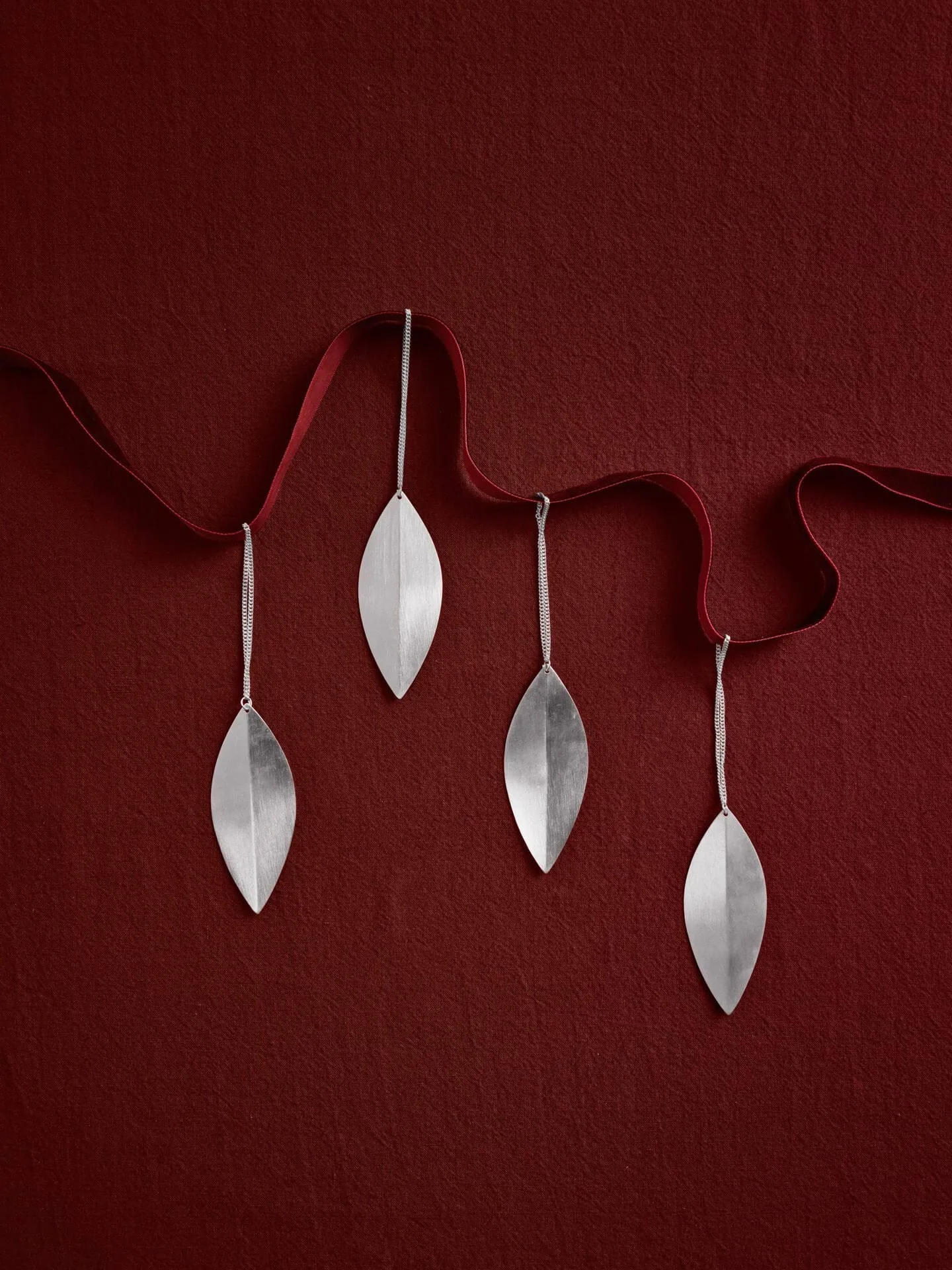 Leaf χριστουγεννιάτικο κρεμαστό δέντρου, Silver, 4-pack Ferm Living