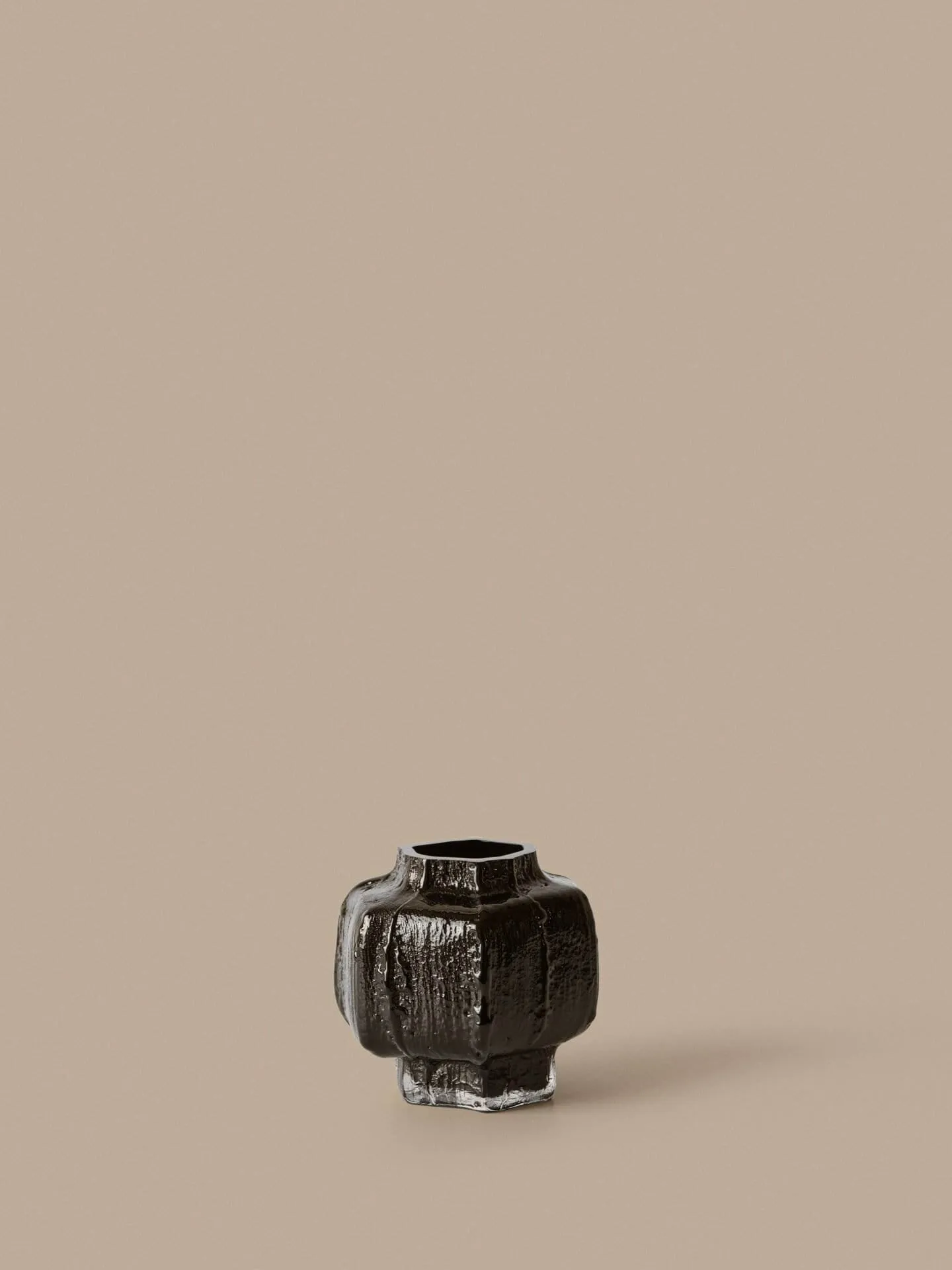 Mokuri βάζο, Μαύρο, 15 εκ. Ferm Living