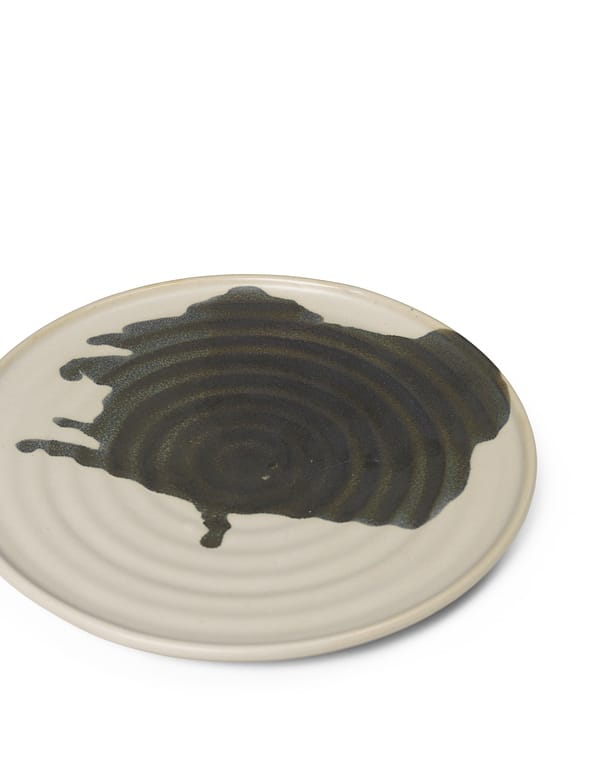 Μικρό πιάτο Omhu διαμέτρου 21 εκατοστών, off white-charcoal Ferm Living