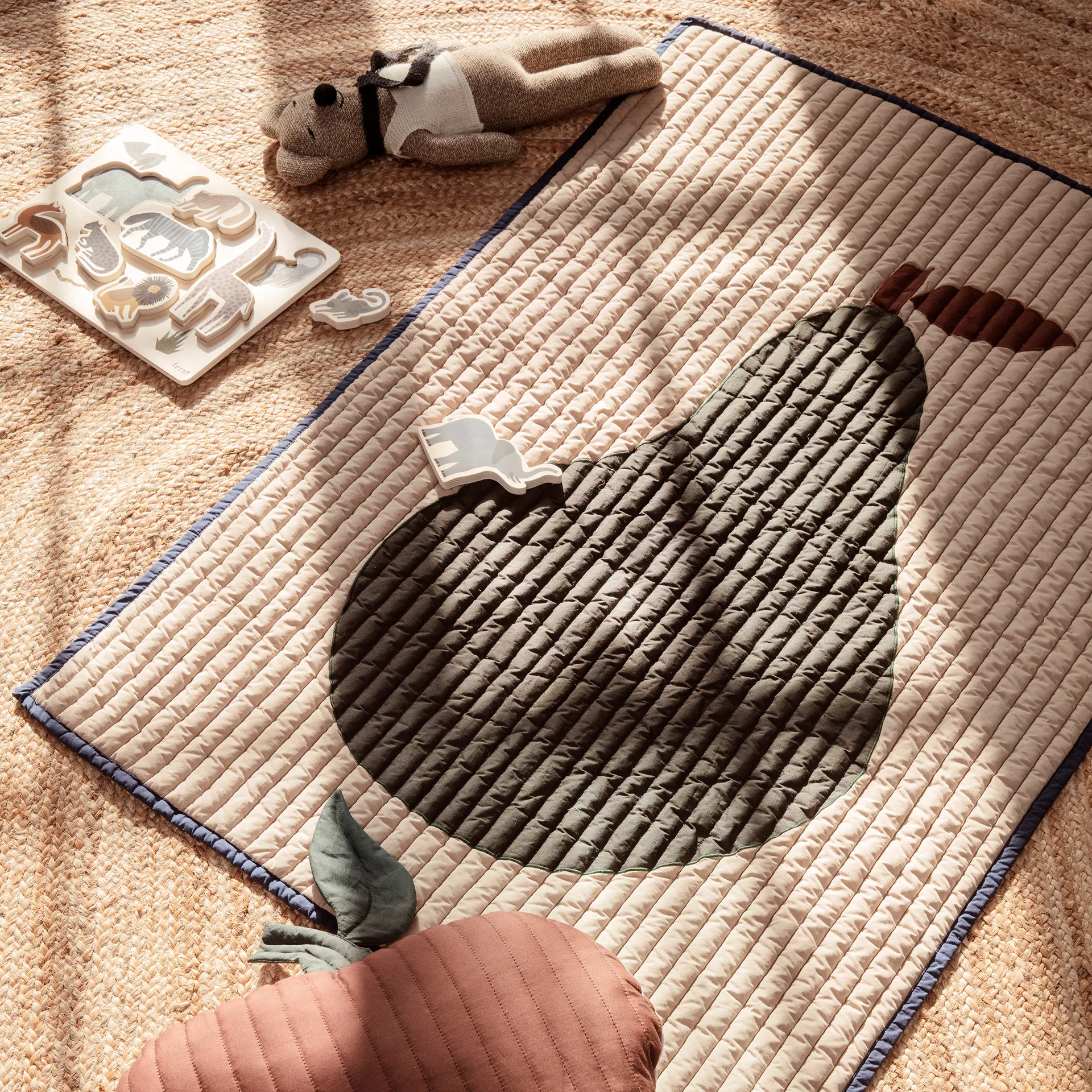 Pear κουβέρτα 80x110 cm, Άμμος-σκούρο πράσινο Ferm Living