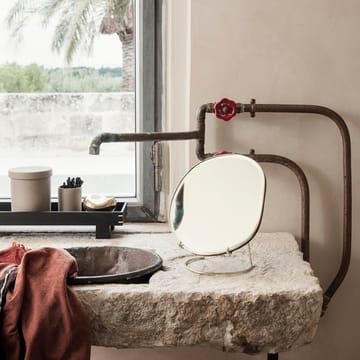 Pond επιτραπέζιος καθρέφτης - Μπρούτζος - Ferm Living