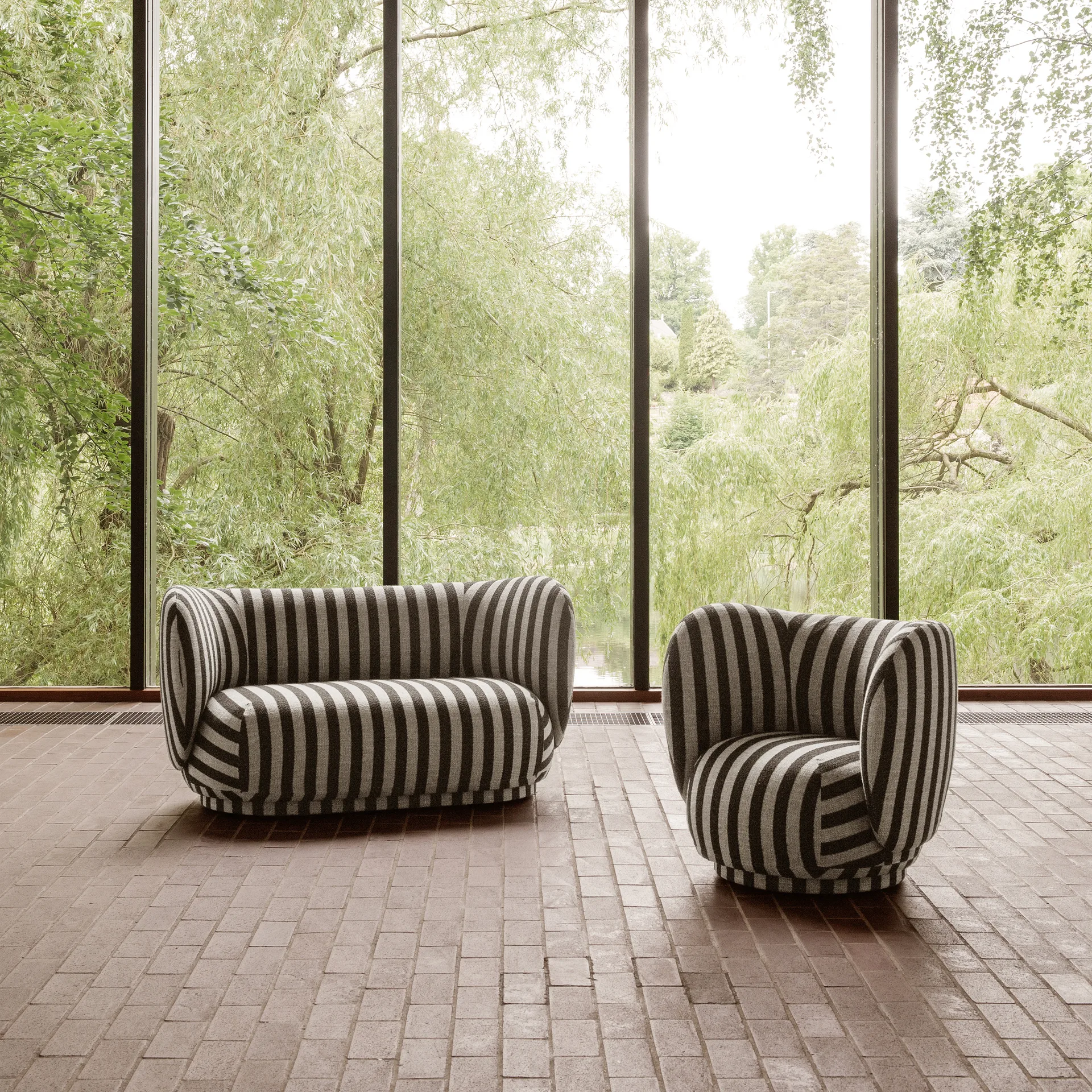 Rico καναπές 2 θέσεων, Louisiana sand black Ferm Living