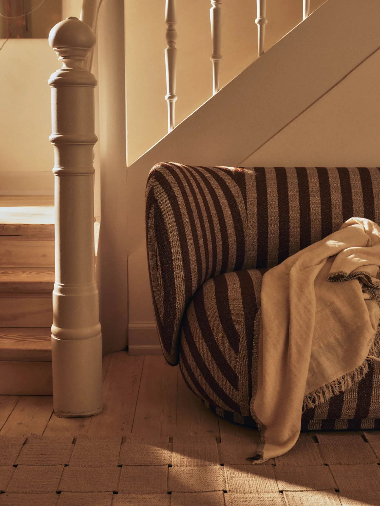 Rico καναπές 2 θέσεων, Louisiana, Sand-chocolate Ferm Living