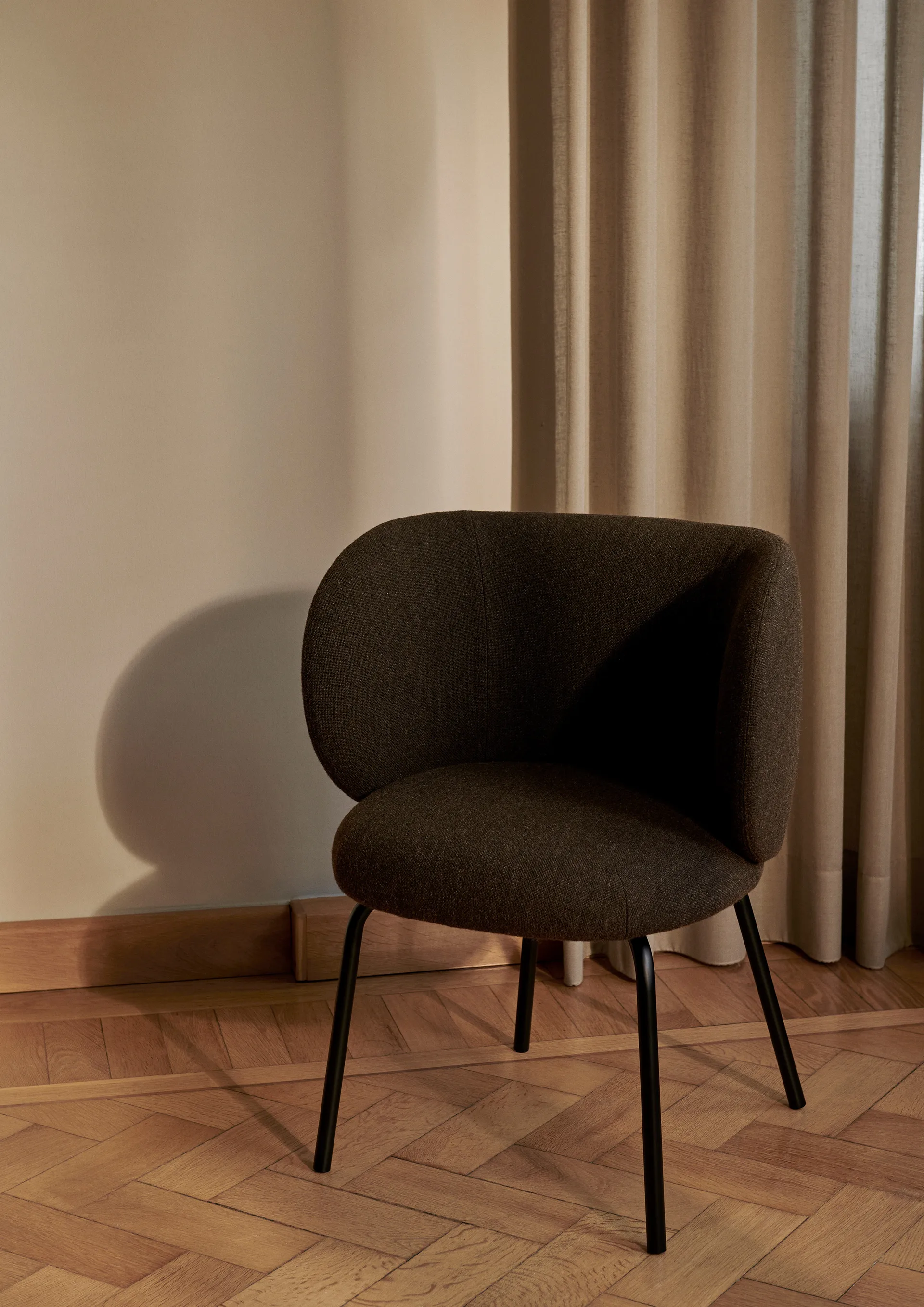 Rico hallingdal καρέκλα τραπεζαρίας, Dark grey brown-Black Ferm Living
