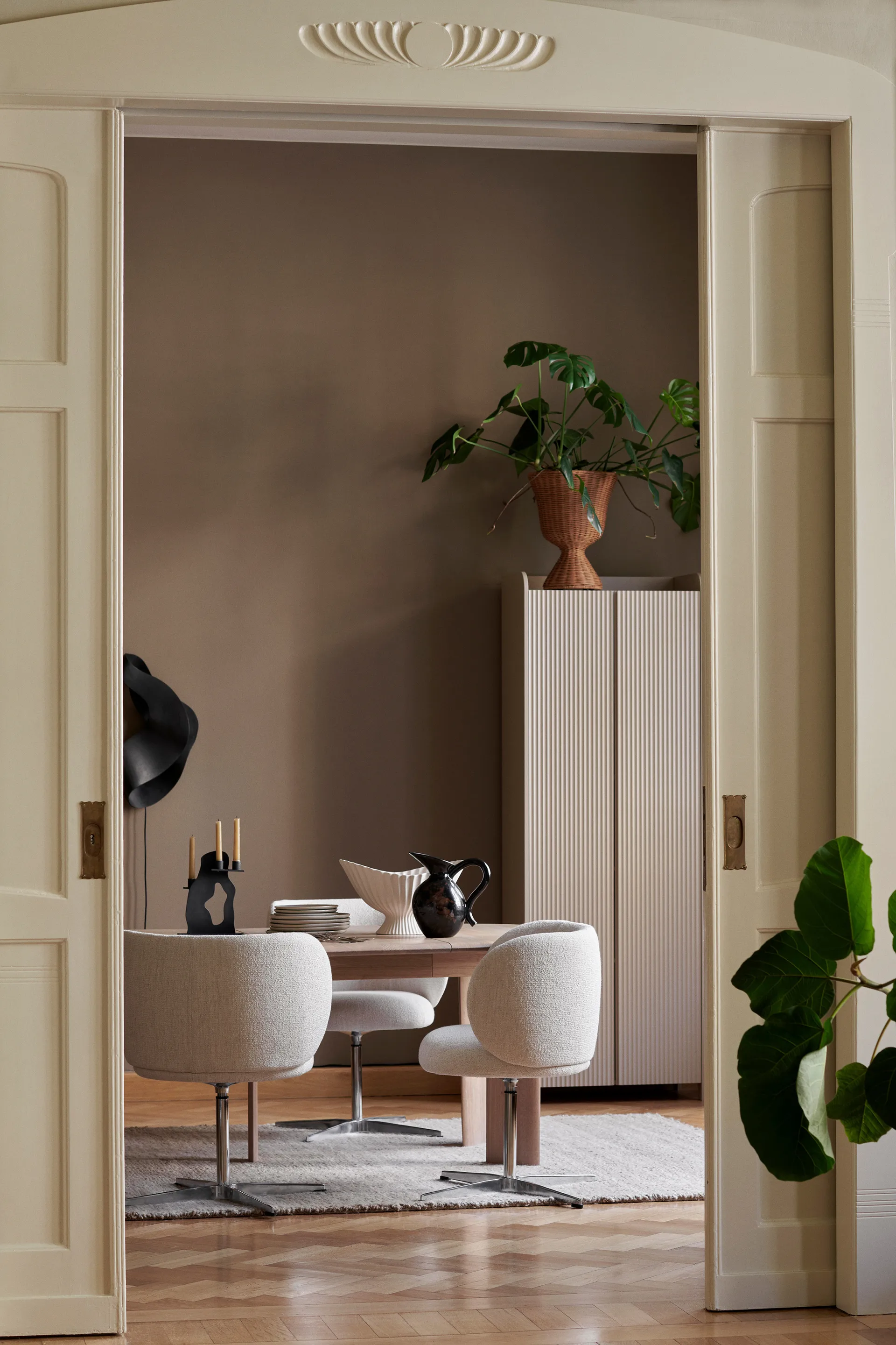 Rico swivel καρέκλα τραπεζαρίας - bouclé, Off-white Ferm Living