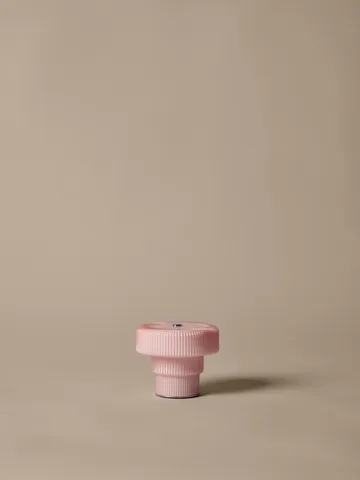 Ripple φορητό επιτραπέζιο φωτιστικό 10 cm - Pale rose - Ferm Living