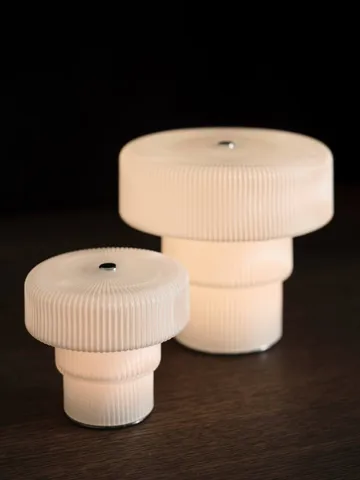 Ripple φορητό επιτραπέζιο φωτιστικό - White, 16,5 εκ. - Ferm Living