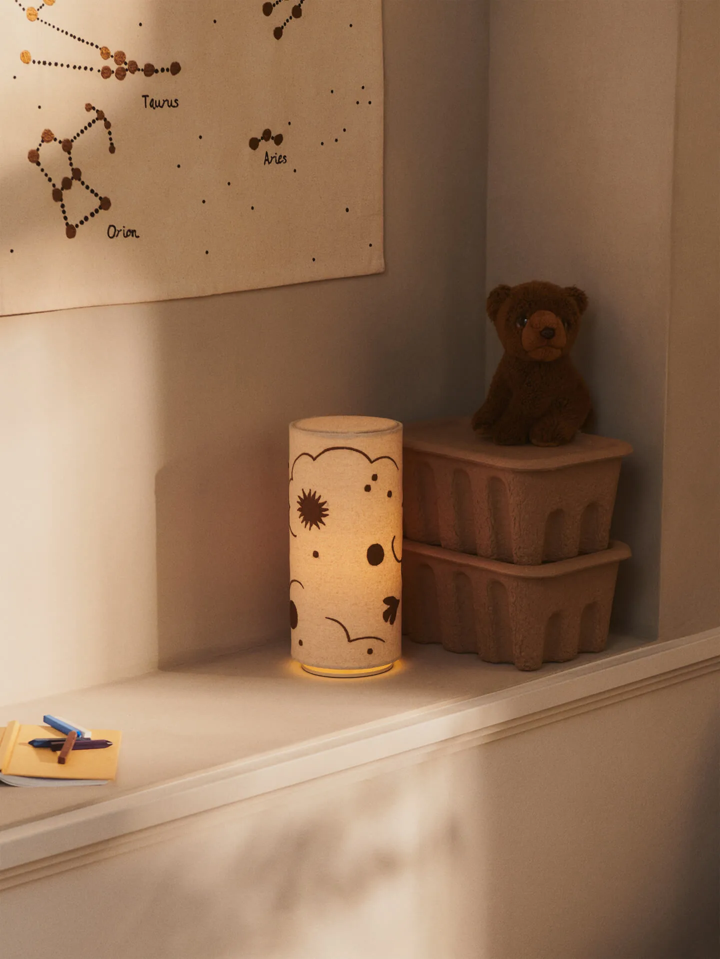 Skye επιτραπέζιο φωτιστικό, Natural-bronze Ferm Living