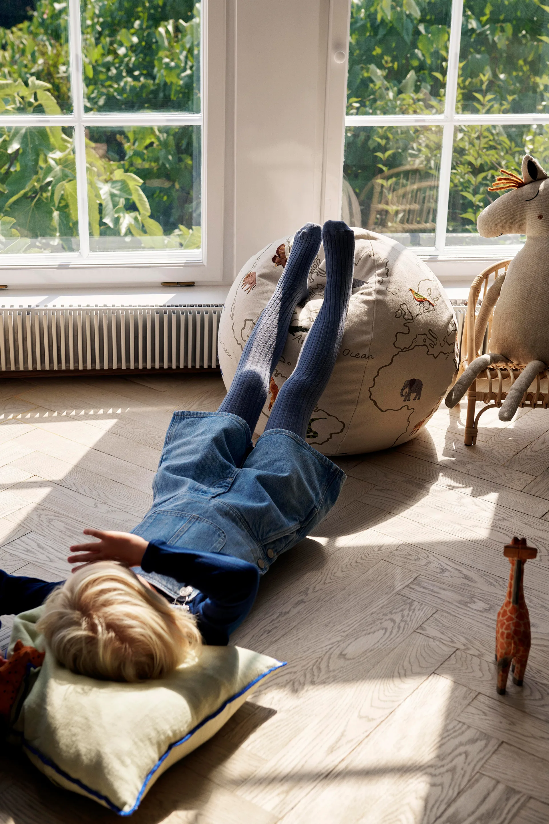 The world πουφ, Offwhite Ferm Living