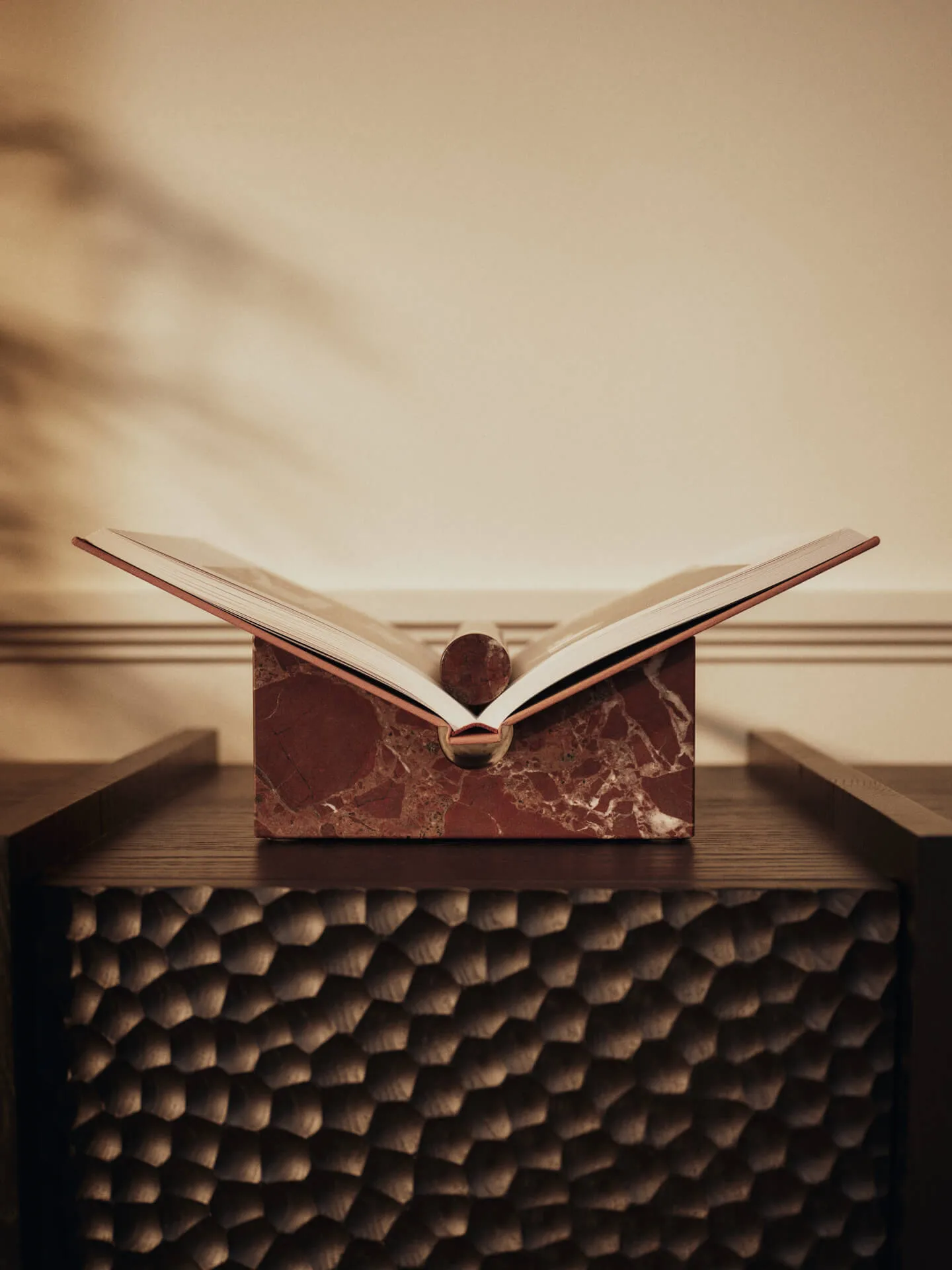 Βάση βιβλίων Tvara, Rosso levanto, 22x22 εκ. Ferm Living