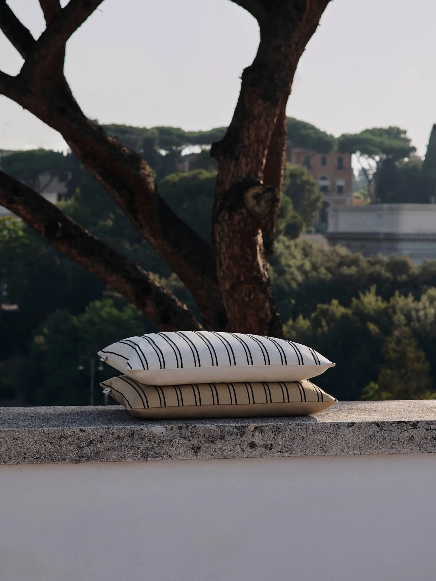 Twill μαξιλαροθήκη 40x60 cm, Off-white-black Ferm Living