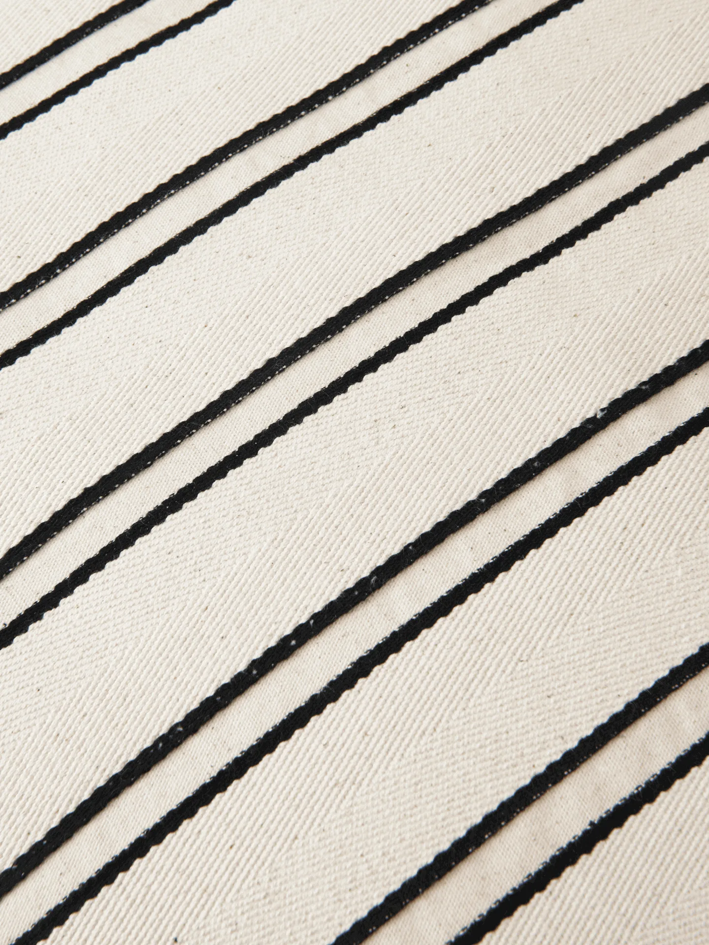 Twill μαξιλαροθήκη 50x50 cm, Off-white-black Ferm Living