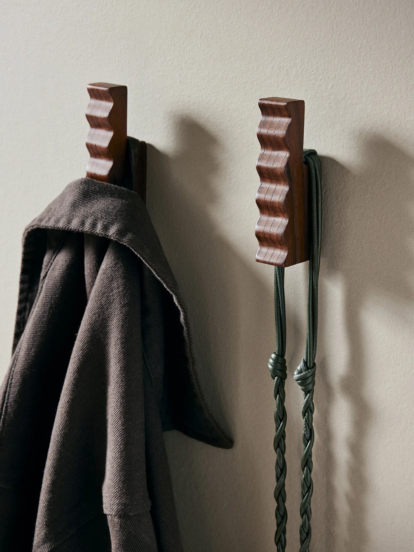 Unda άγκιστρο 2-pack, Σκούρο Καφέ Ferm Living