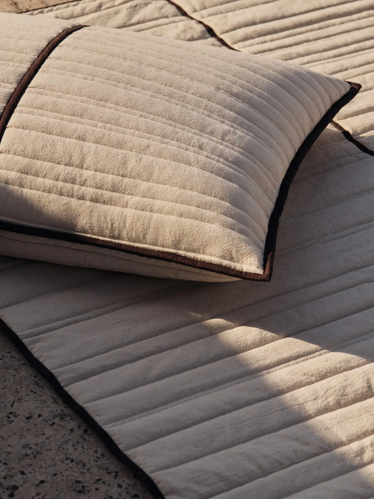 Vari quilted μαξιλάρι 60x80 cm, Natural-dark chocolate Ferm Living