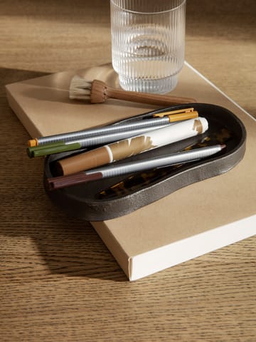 Yama οβάλ δίσκος 9,5x19 cm - Μαυρισμένο αλουμίνιο - Ferm Living