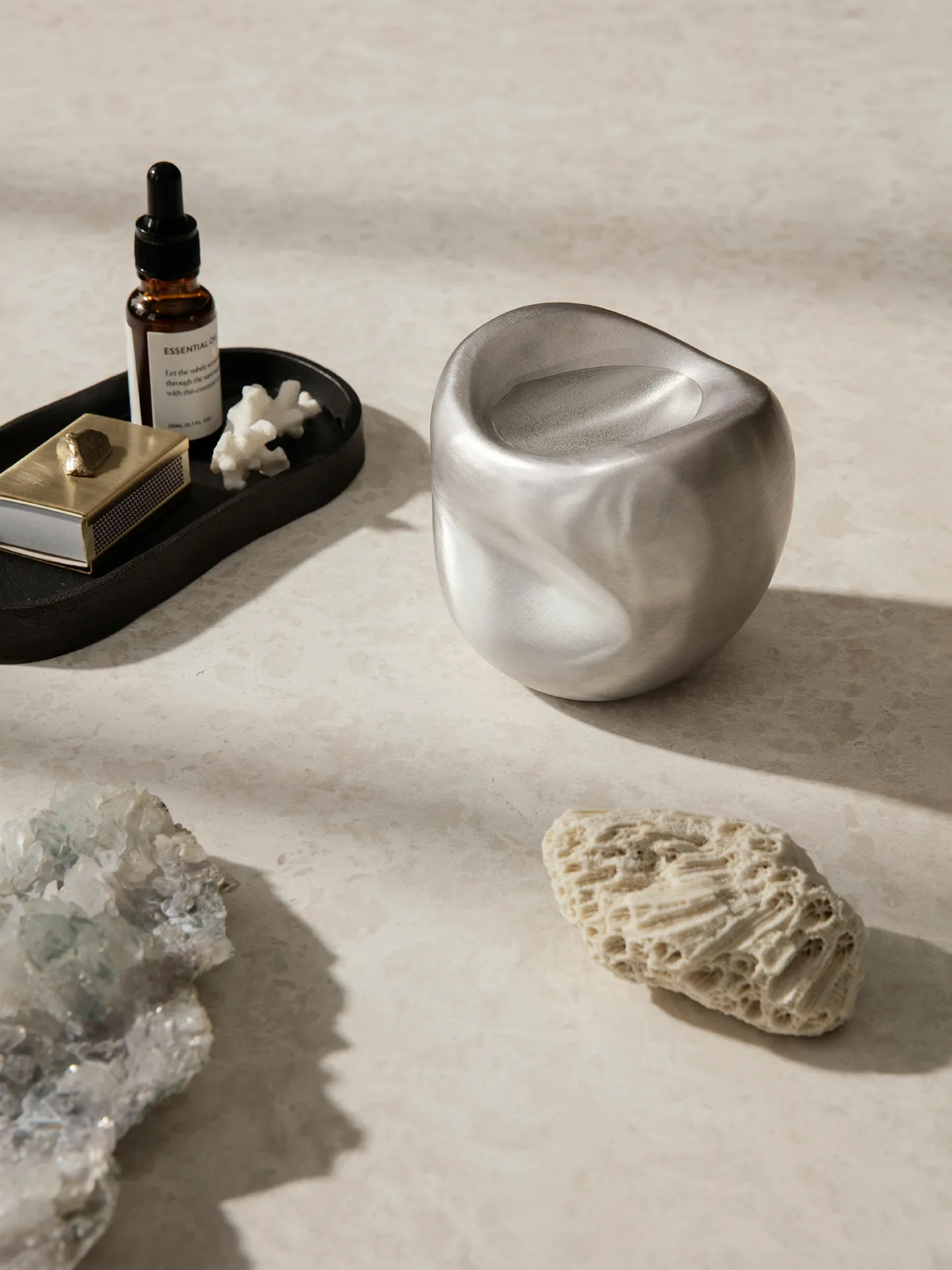 Yama οβάλ δίσκος 9,5x19 cm, Μαυρισμένο αλουμίνιο Ferm Living