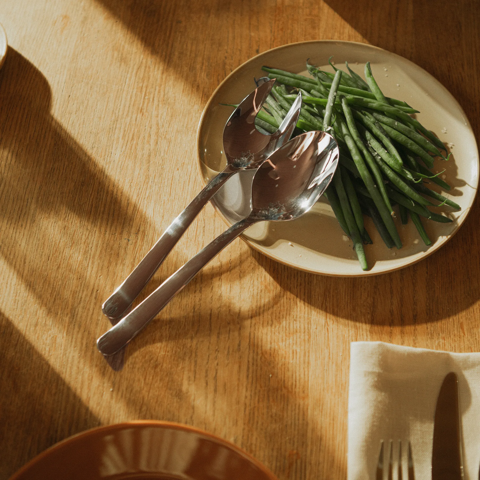 Functional Form Κουτάλες για σερβίρισμα σαλάτας 2 τεμαχίων, Blank Fiskars