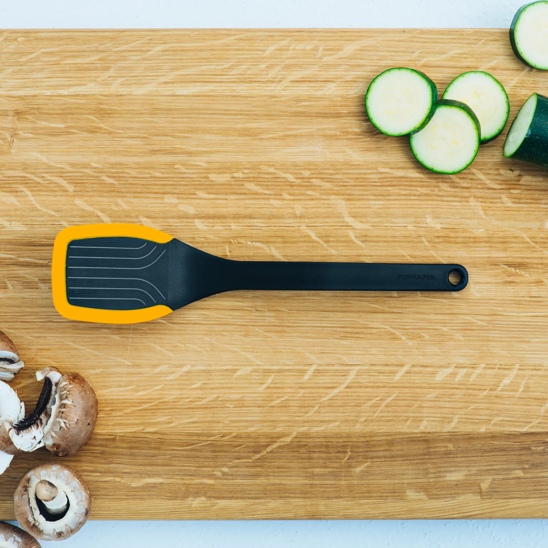 Functional Form σπάτουλα για τηγάνισμα 29 cm, Μαύρο Fiskars