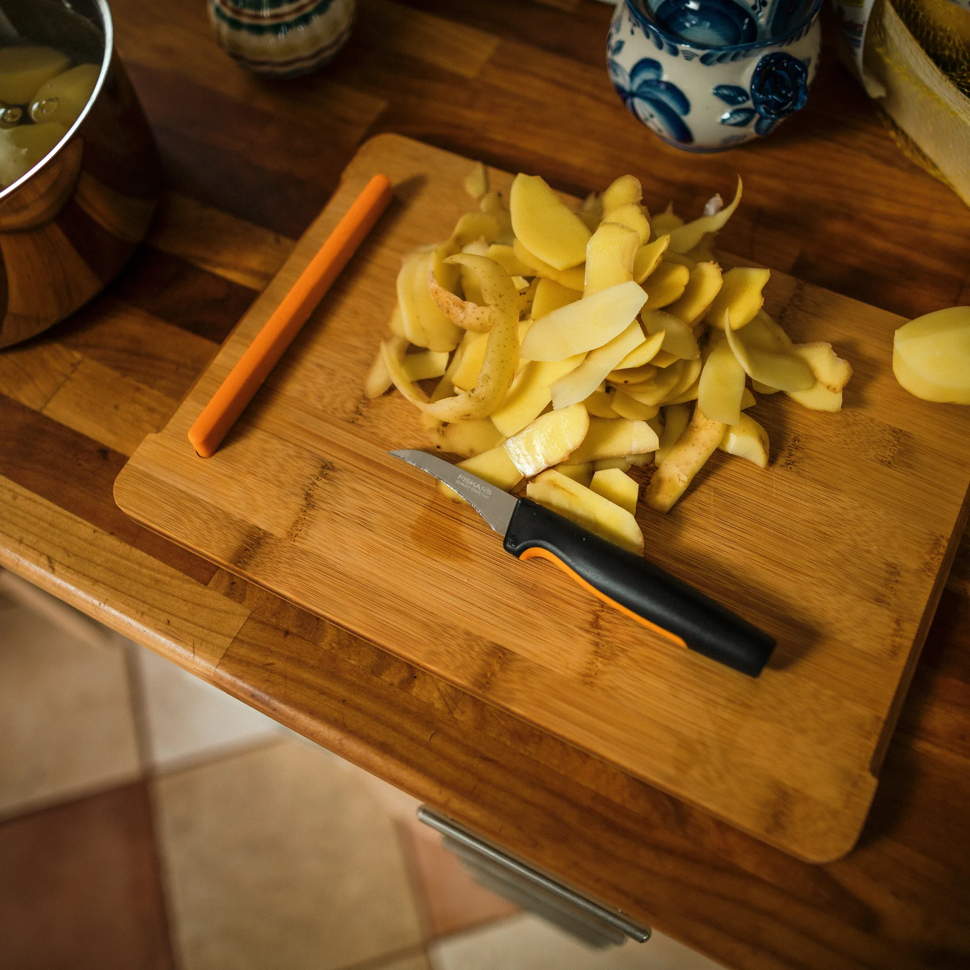 Functional Form μαχαίρι αποφλοίωσης καμπύλο, 7 cm Fiskars